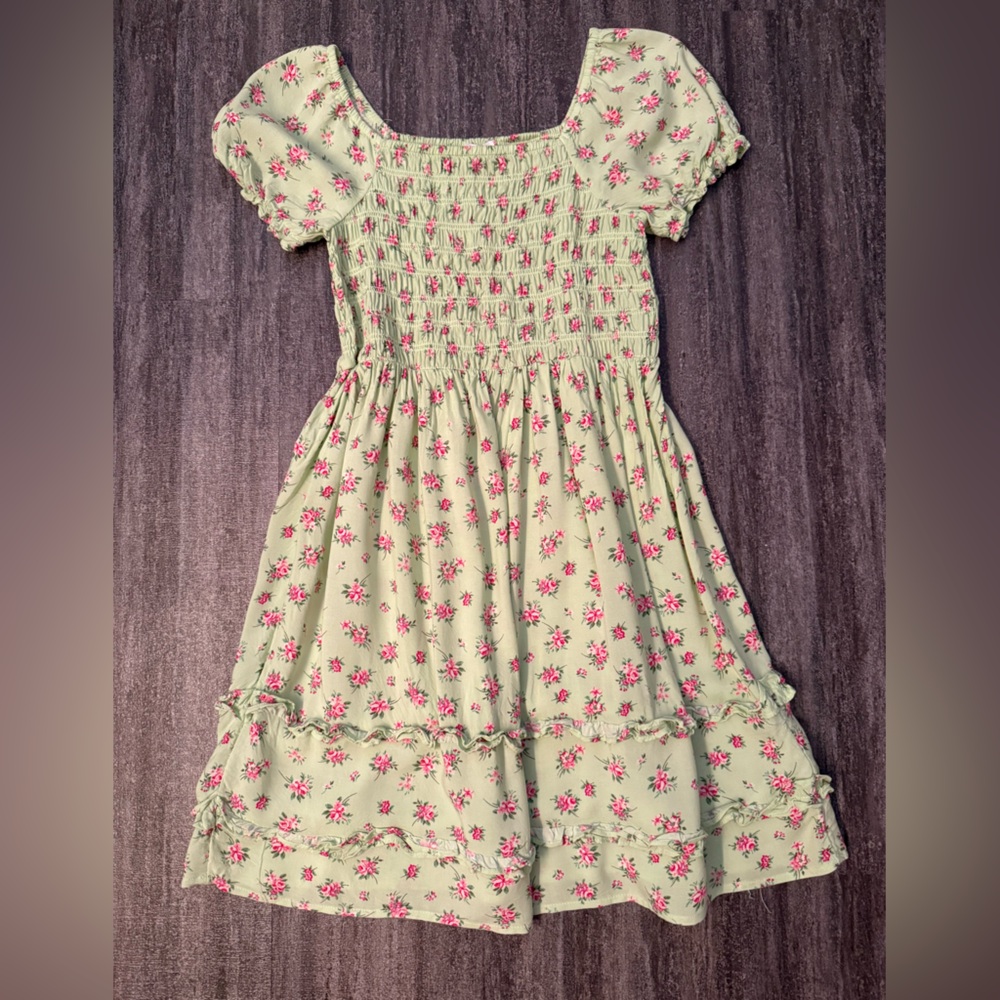 Children’s Place light green floral short-sleeve dress